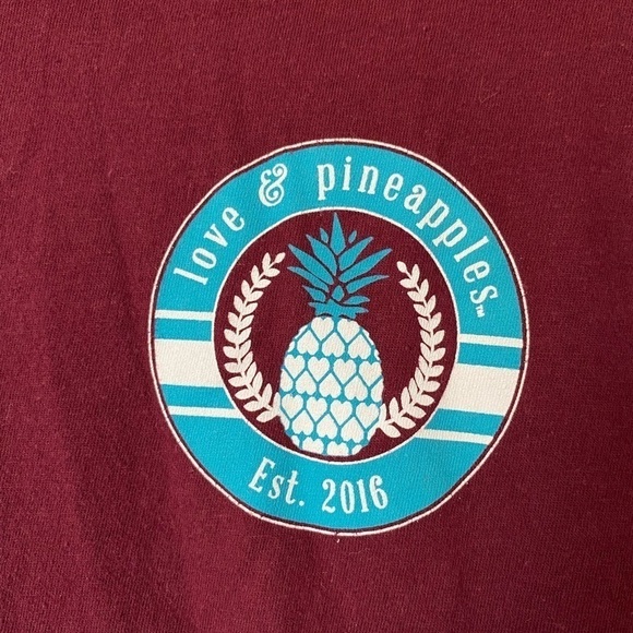 Love & Pineapples Maroon Size Large Tee - Picture 3 of 4